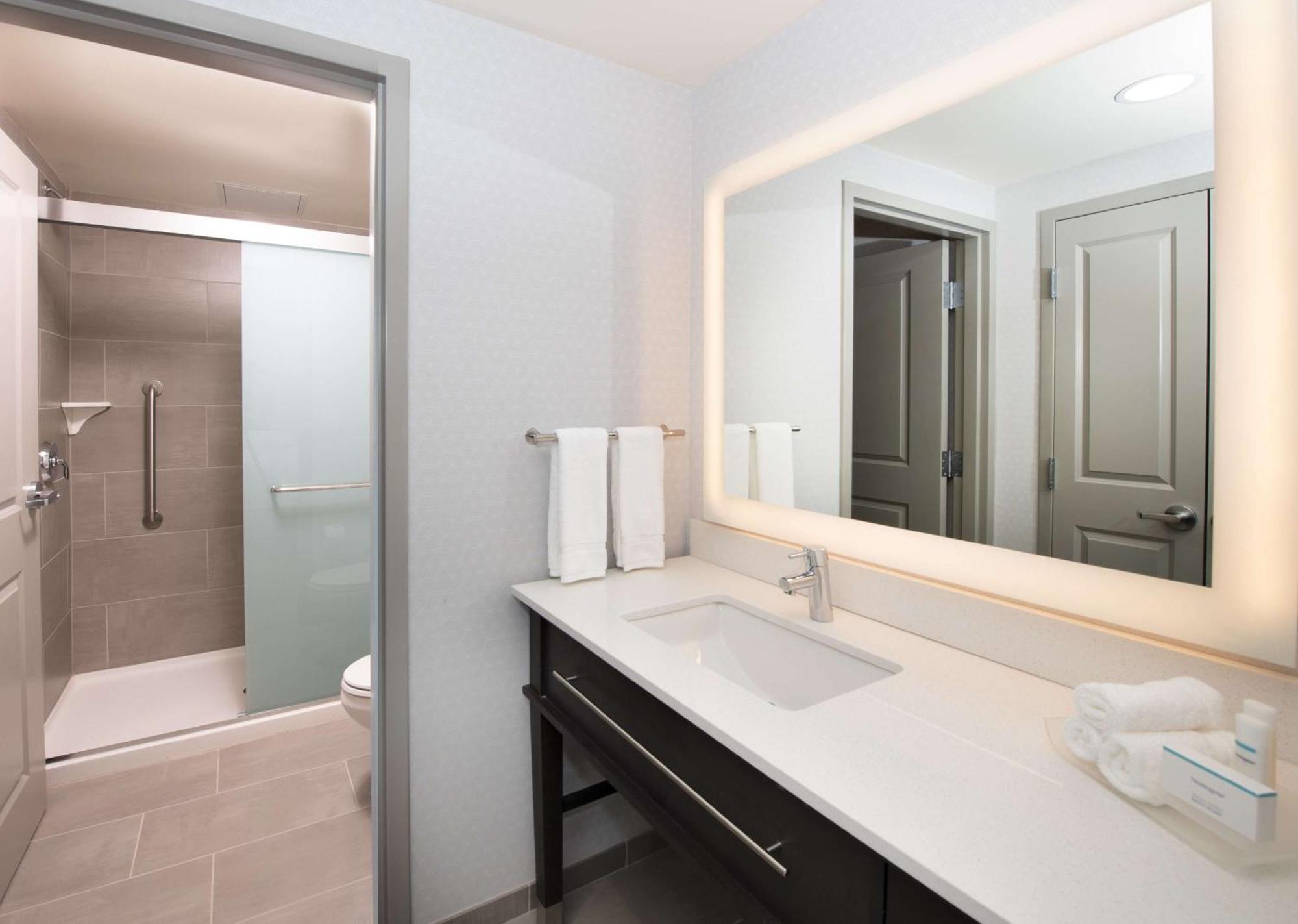 โฮมวูด สวีท บาย ฮิลตัน นอร์ท ชาร์ลตัน Hotel นอร์ทชาร์ลส์ตัน ภายนอก รูปภาพ